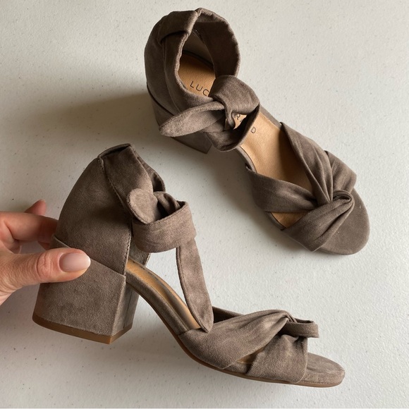 Lucky Brand Size 6.5 Taupe Grey Faux Suede Leather Peep-toe Ankle Tie Block Heel - Picture 1 of 6